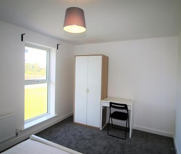 5 bedroom private hall to rent - Photo 2