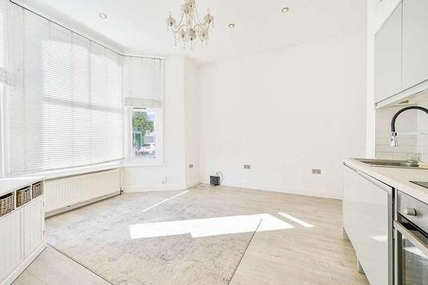 Churchfield Road, Acton, W3 - Photo 1