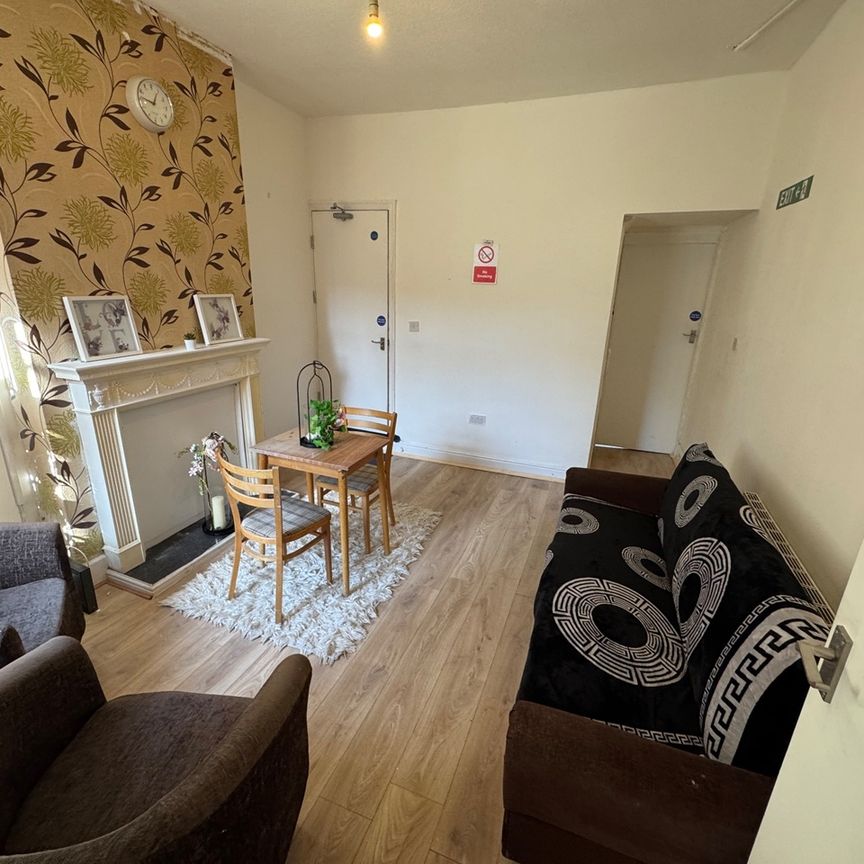 Room in a Shared House, Fern Road, B24 - Photo 1
