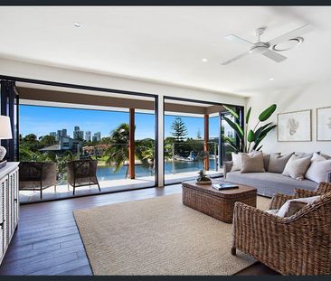 WATERFRONT PROPERTY 5 BEDROOMS 4 BATHROOMS - Photo 2