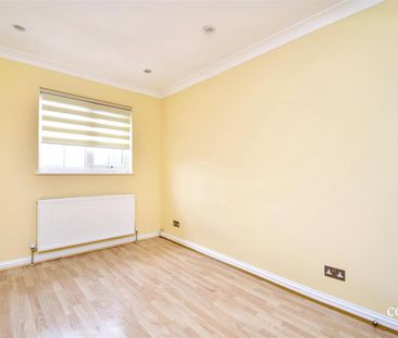 5 bedroom house - detached - Photo 4