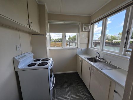 Sunny Side of town - Ngongotaha - Photo 2