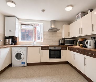 Furnished Double Room, West Wycombe Road, High Wycombe, Buckinghams... - Photo 3
