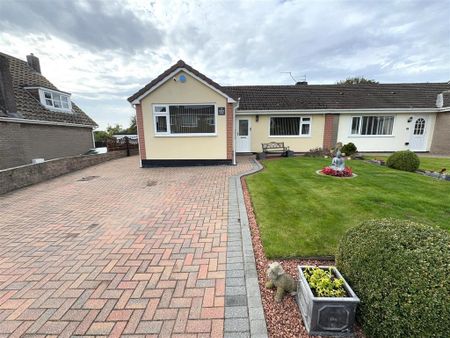 3 bedroom semi-detached bungalow to rent - Photo 5