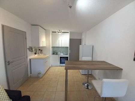 AIX LA DURANNE BEAU T2 MEUBLE AVEC TERRASSE ET BOX, - Photo 5