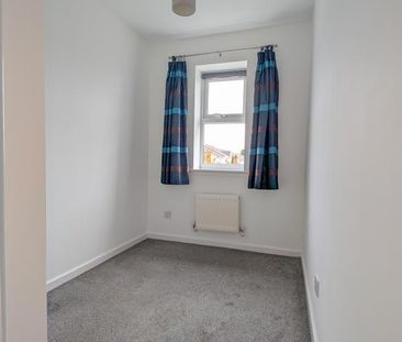 3 bedroom semi-detached house to rent - Photo 6