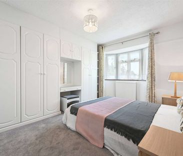 A very well presented and sought after three semi-detached house. A... - Photo 2