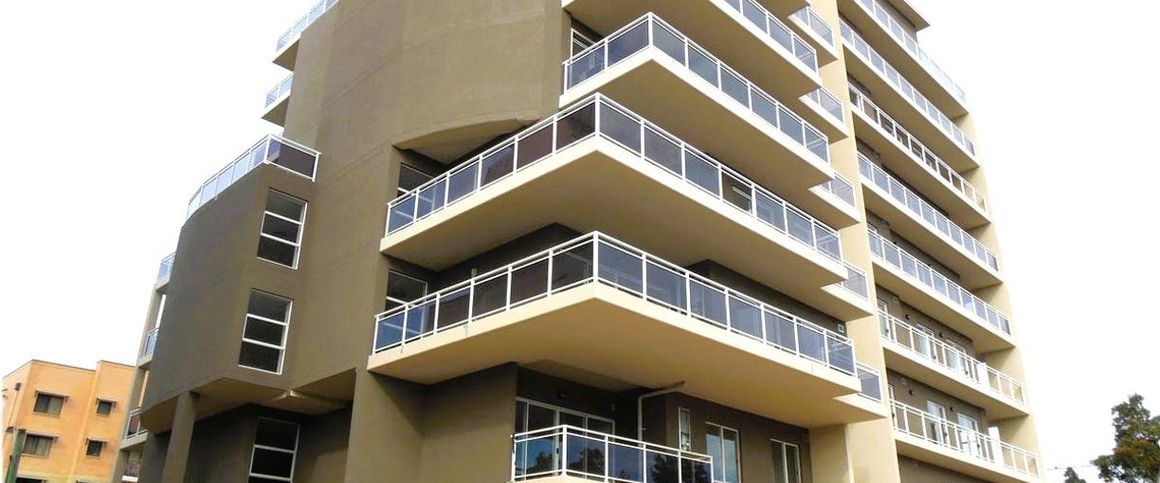 This apartment is sure to impress!!! - Photo 1