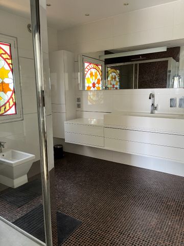 A louer à Marseille 13012 - Maison de grand standing avec jardin, piscine et garage - Photo 3