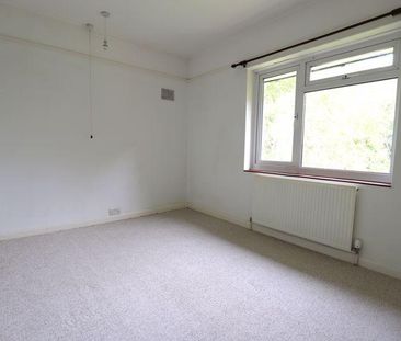 4 bedroom detached house to rent - Photo 3