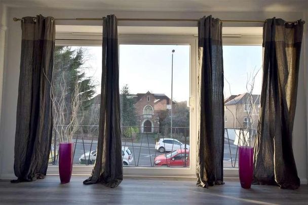 London Road, Redhill, RH1 - Photo 1