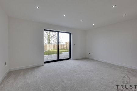 4 bedroom detached house to rent - Photo 5