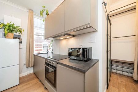 Studio to rent - Photo 3