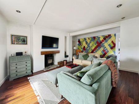 4 bedroom link detached house to rent - Photo 2