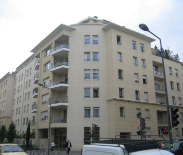 T2 VILLEURBANNE - Photo 4