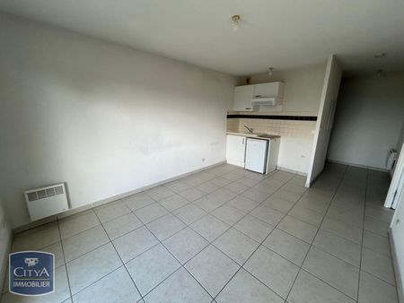 Location Appartement 2 pièces 40m² ANGOULEME 16000 - Photo 2