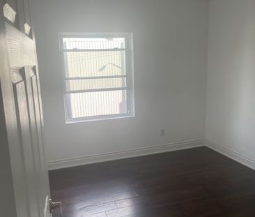 For Lease - 104 Francis Street, Hamilton, Ontario - Photo 2