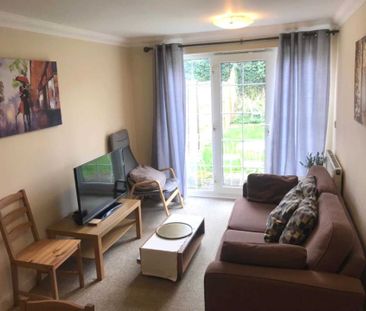 COUPLES WANTED! Room 3: 12 Pickering, Guildford, GU2 8AH - Photo 1