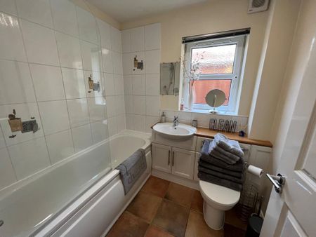 2 bedroom apartment to rent - Photo 5