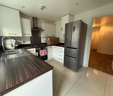 3 bedroom terraced house to rent - Photo 4