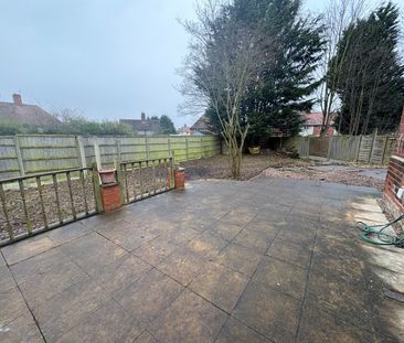 3 Bed Semi-Detached House, Roker Close, NG8 - Photo 1
