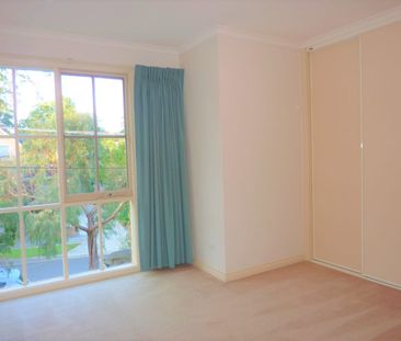 Sweet home in unbeatable location - Photo 2