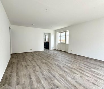 Moderne Traumwohnung mit EBK, Südbalkon und TG-Stellplatz! - Photo 3