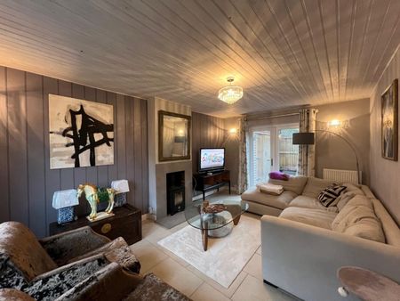 3 bedroom House To Let - Photo 2