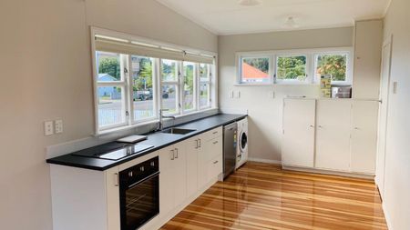 Two-bedroom cutie on Kawakawa - Photo 4