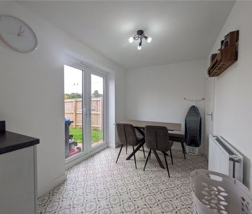 3 bedroom detached house to rent - Photo 2