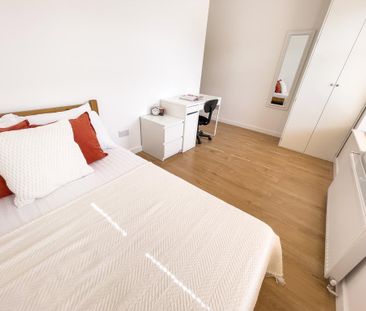 4 bedroom terraced house to rent - Photo 2