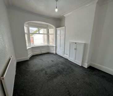 4 bedroom semi-detached house to rent - Photo 4