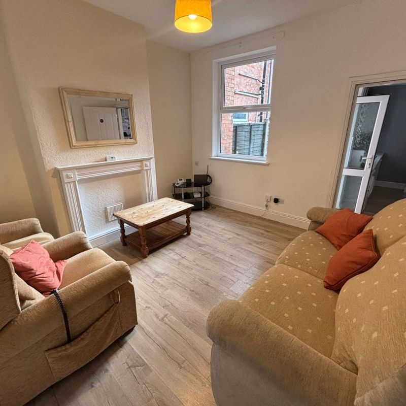 66 Derby Road - 4 Huge Doubles & Student TriangleLoughborough - Photo 1