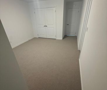 For Lease - 51 West Oak Trail, Barrie, Ontario - Photo 4