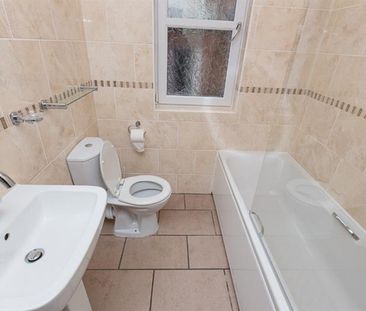 1 bedroom Flat To Let - Photo 3