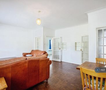 1 bedroom in a flat share to rent - Photo 4