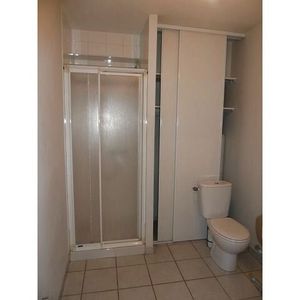 Location Appartement 1 pièce 27m² LA ROCHE SUR YON 85000 - Photo 3