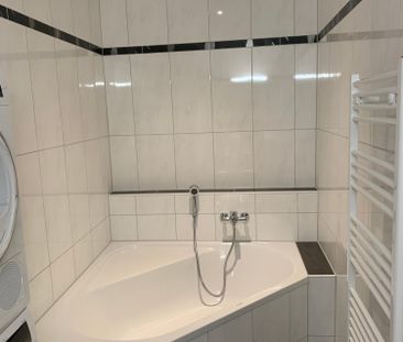 "grosszügige, moderne 2.5-Zimmer-Wohnung mit Lift und eigenem Wasch... - Foto 4