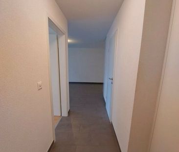 Appartement de 2,5 pièces au rez-de-chaussée - Foto 3