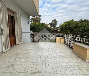 5 locali in affitto - Photo 1
