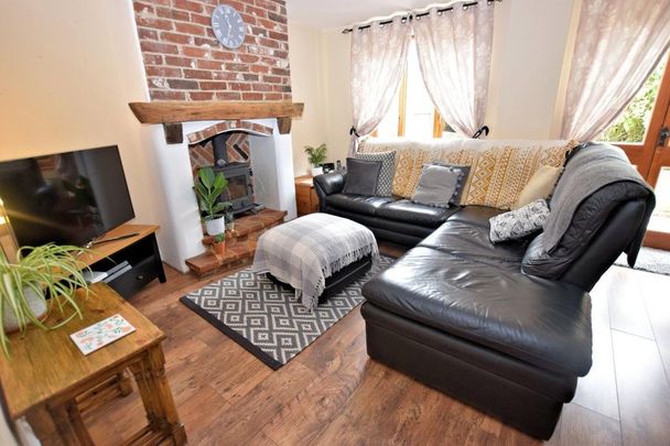 2 bedroom house to rent - Photo 1