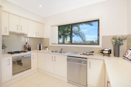 4/38 Robinson Street, Wollongong NSW 2500, Wollongong - Photo 3