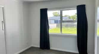 Ideal On Iredale - Photo 1