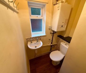 Abbey Close, Worcester, WR2 - Photo 3