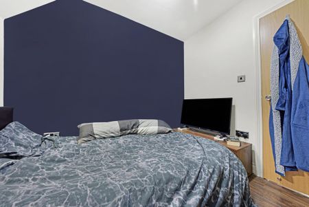 2 bedroom flat to rent - Photo 2