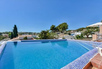 FOR RENT VILLA MORAIRA with 4 bedrooms for LONG TERM NEAR THE BEACH AND THE CITY