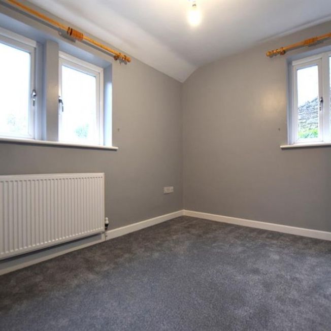 Elnor Lane, Whaley Bridge - Photo 1