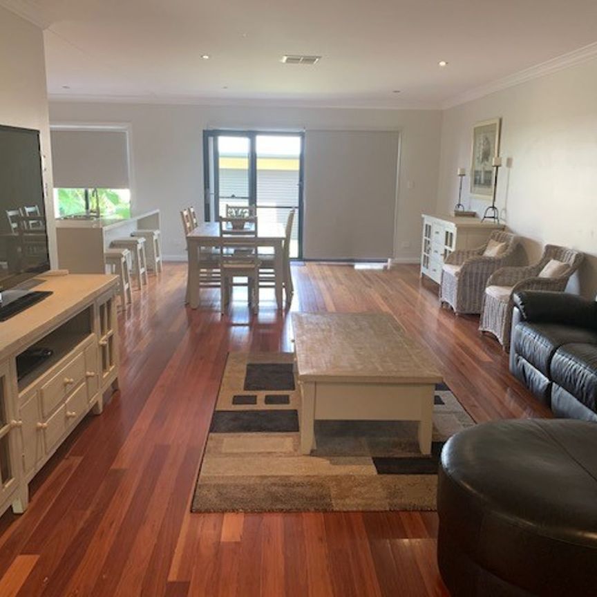 Tamworth Furnished Accommodation- Hillvue - Photo 1