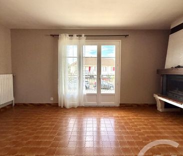 Location Maison 4 pièces 80m² LUSIGNY 03230 - Photo 3