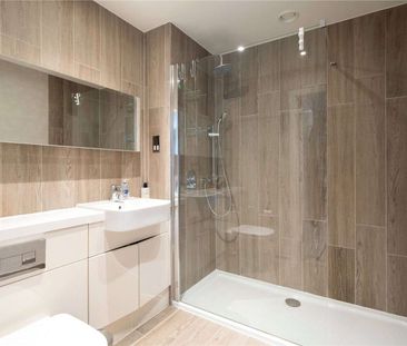 A contemporary four bedroom townhouse in a popular modern developme... - Photo 3